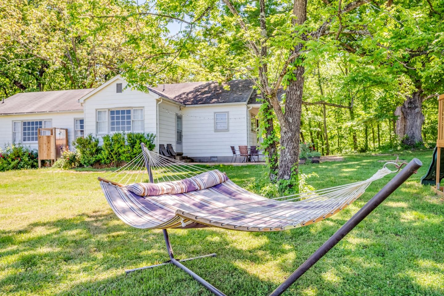 Spectacular Cottage with Incredible Forest Sights in Bedford, Virginia