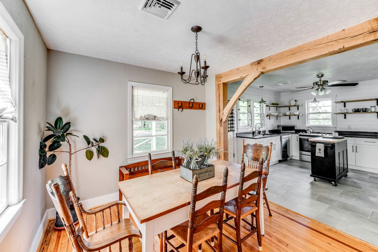 Spectacular Cottage with Incredible Forest Sights in Bedford, Virginia