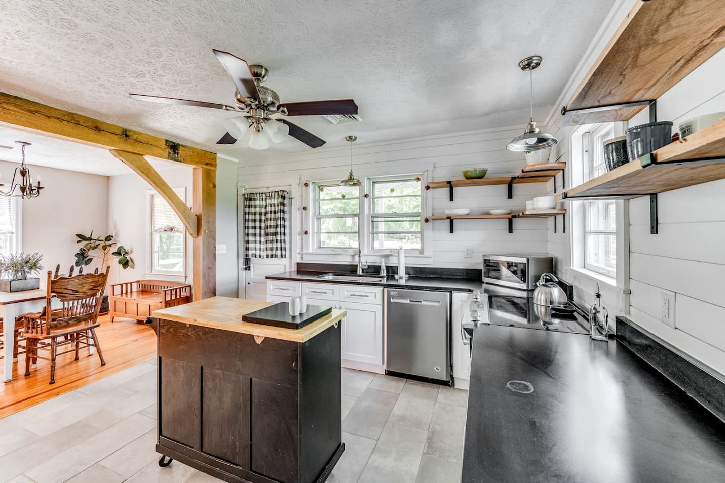 Spectacular Cottage with Incredible Forest Sights in Bedford, Virginia