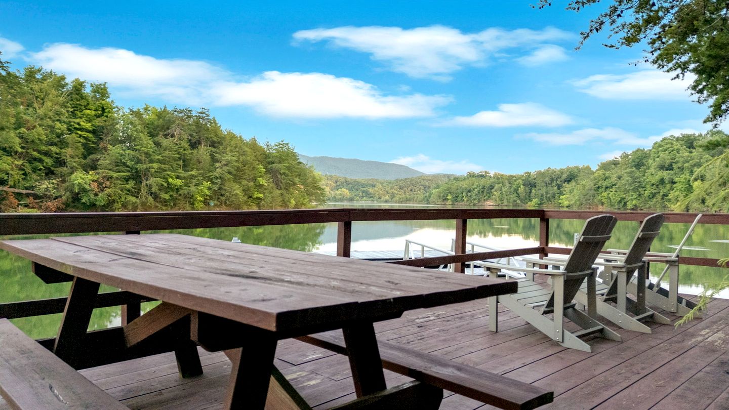 Spacious Lakefront Cabin with Sauna near Douglas Lake, Sevierville TN