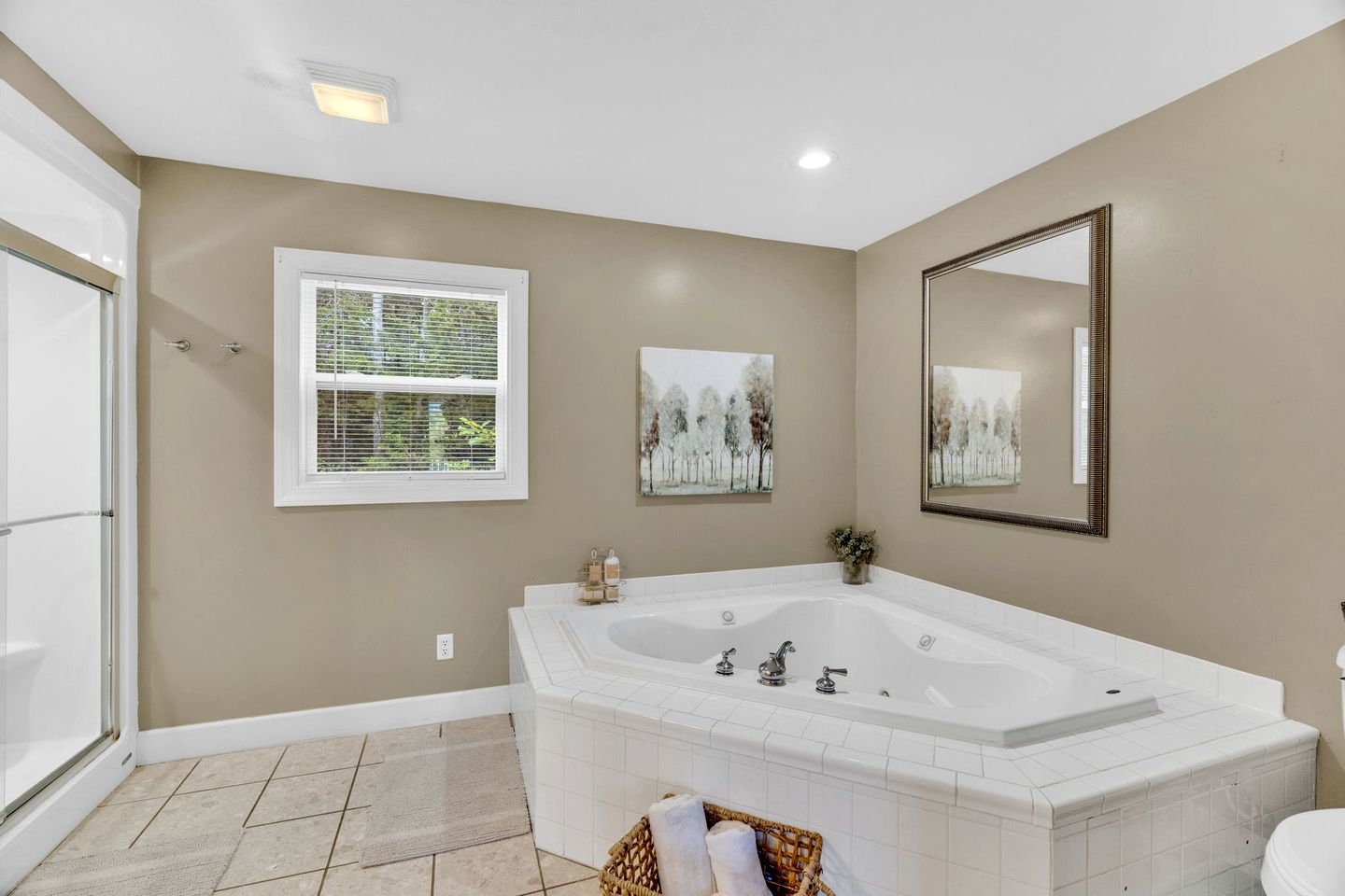 Spacious Lakefront Cabin with Sauna near Douglas Lake, Sevierville TN