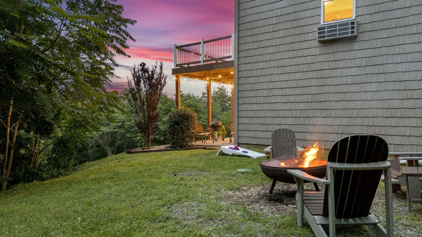 Spacious Lakefront Cabin with Sauna near Douglas Lake, Sevierville TN