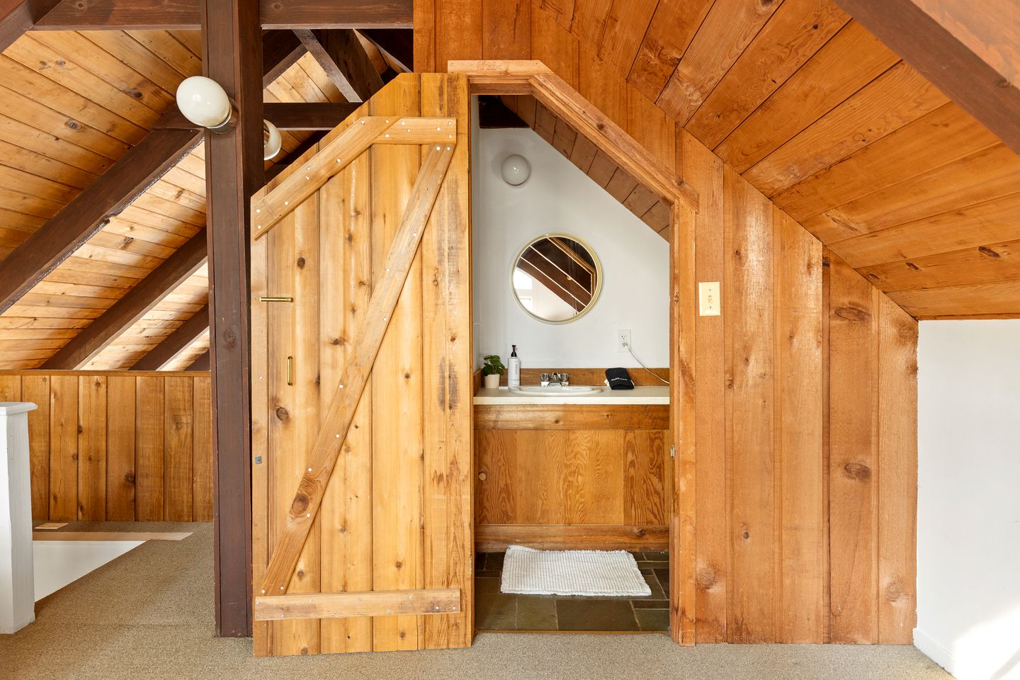 Cozy A-Frame Cabin with Hot Tub & Sauna near Stratton Mountain, Vermont
