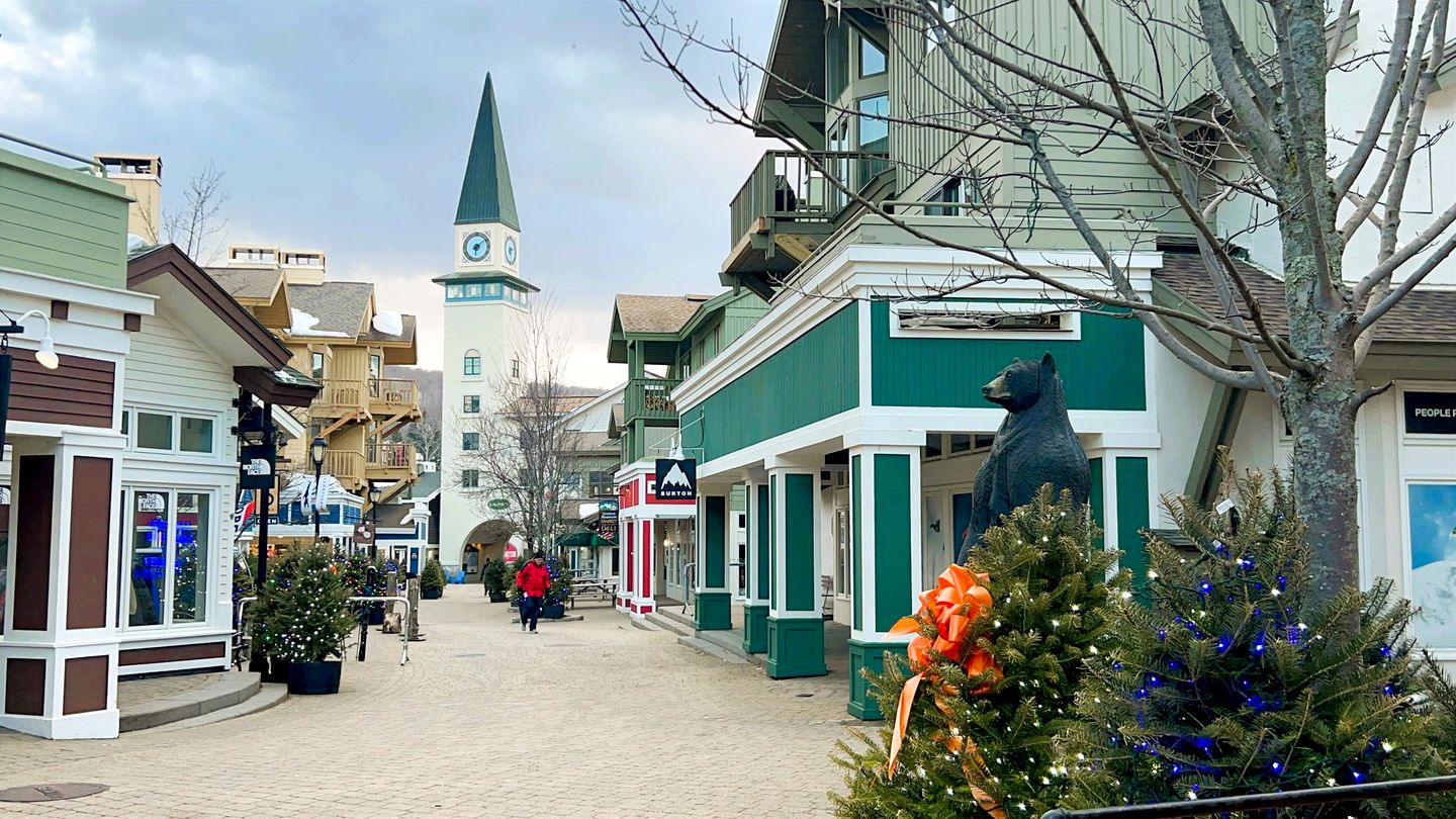 Cozy A-Frame Cabin with Hot Tub & Sauna near Stratton Mountain, Vermont