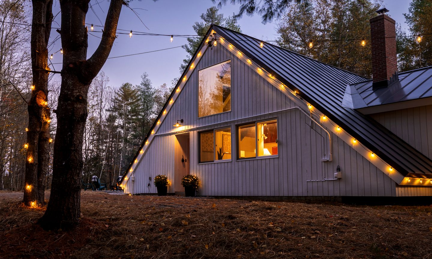 Cozy A-Frame Cabin with Hot Tub & Sauna near Stratton Mountain, Vermont