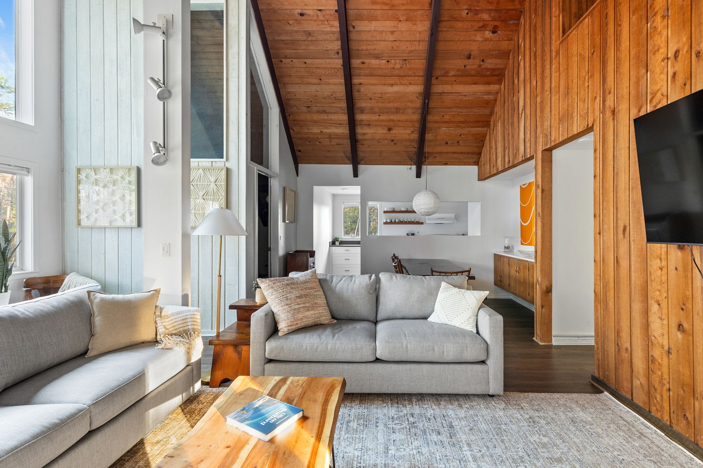 Cozy A-Frame Cabin with Hot Tub & Sauna near Stratton Mountain, Vermont