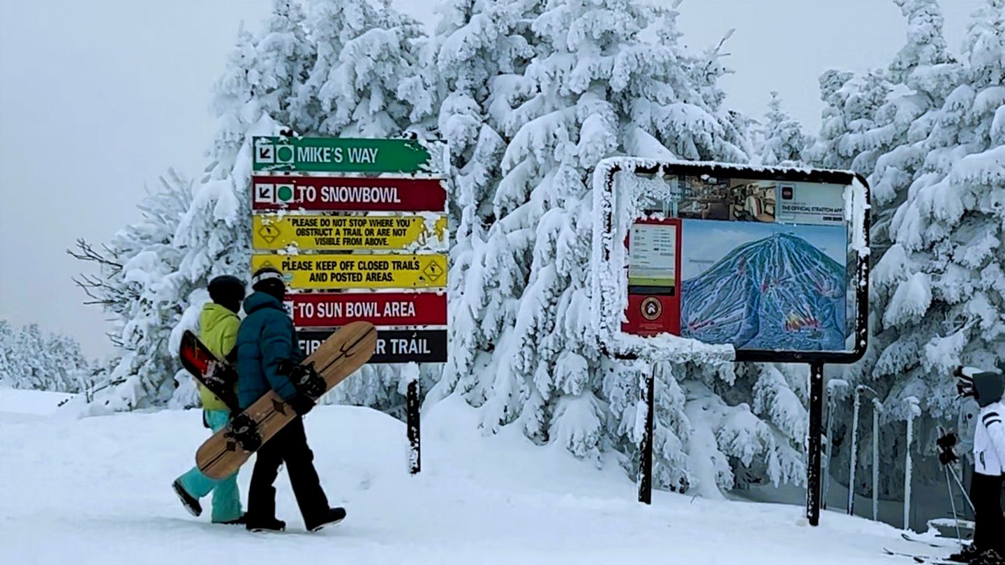 Cozy A-Frame Cabin with Hot Tub & Sauna near Stratton Mountain, Vermont