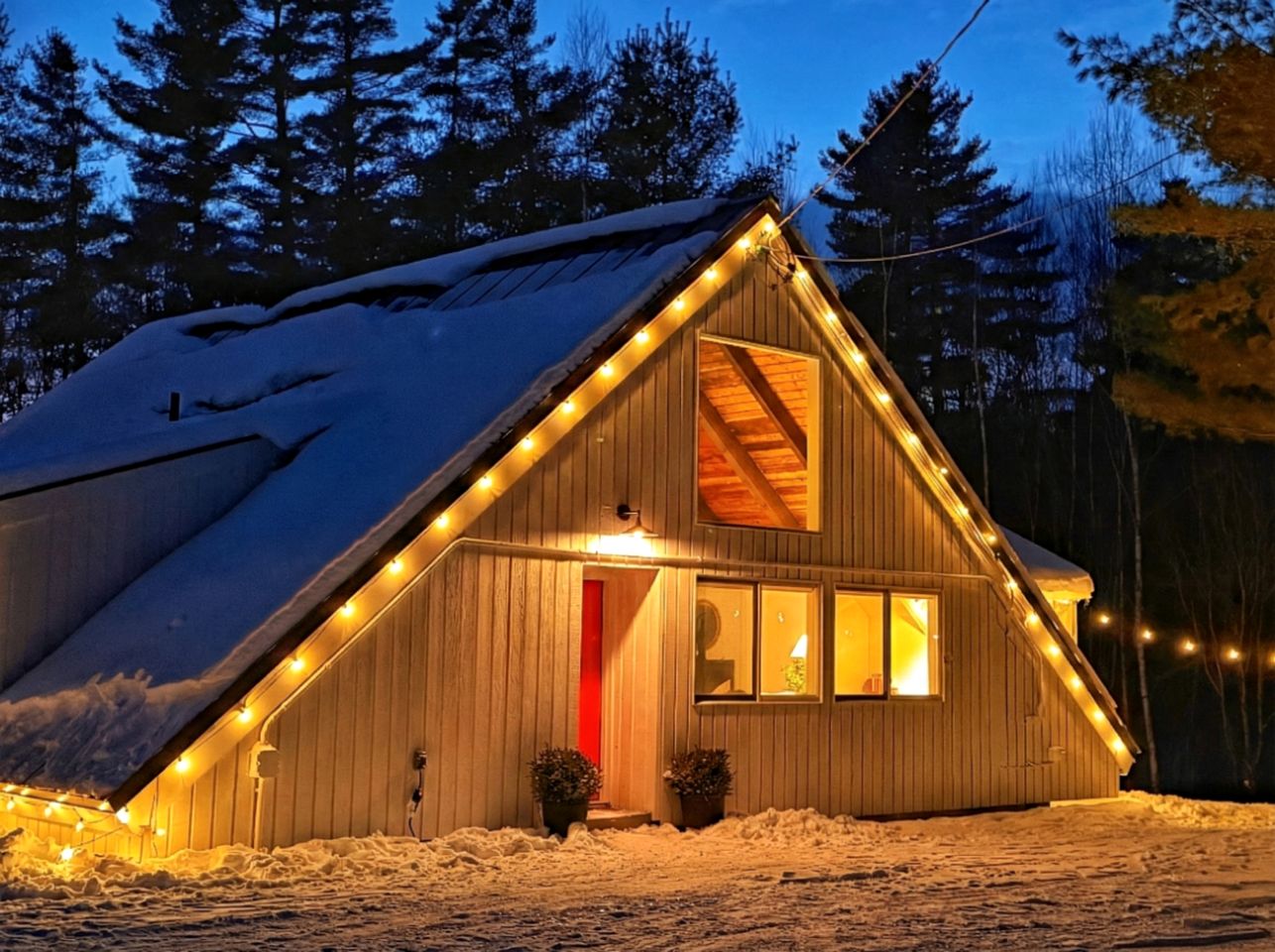 Cozy A-Frame Cabin with Hot Tub & Sauna near Stratton Mountain, Vermont
