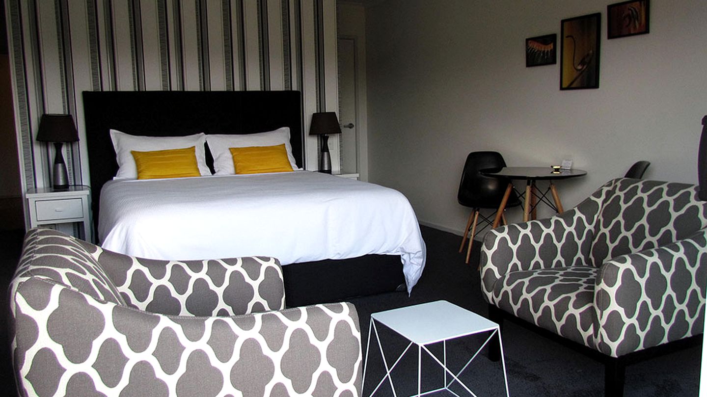 Cozy Accommodation for Two on the Old Coach Road Trail, New Zealand