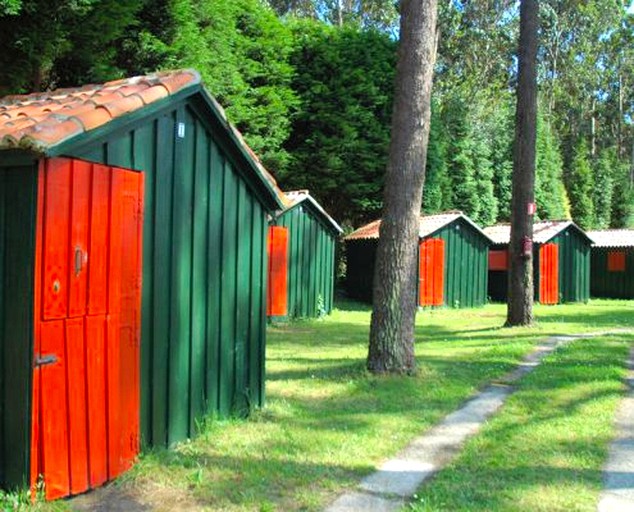 Cabins (Malpica de Bergantiño, Galicia, Spain)