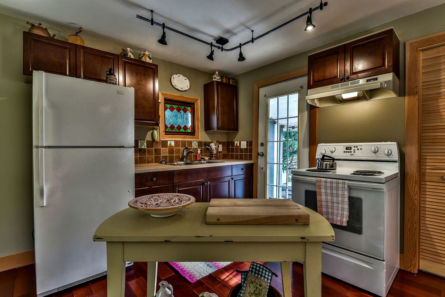 Cozy and Unique Vacation Rental with Wi-Fi in Agassiz, British Columbia