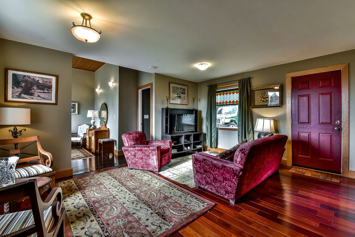 Cozy and Unique Vacation Rental with Wi-Fi in Agassiz, British Columbia