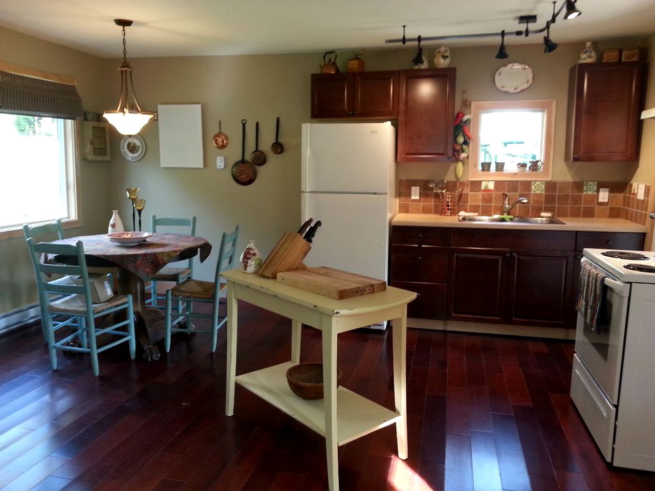 Cozy and Unique Vacation Rental with Wi-Fi in Agassiz, British Columbia