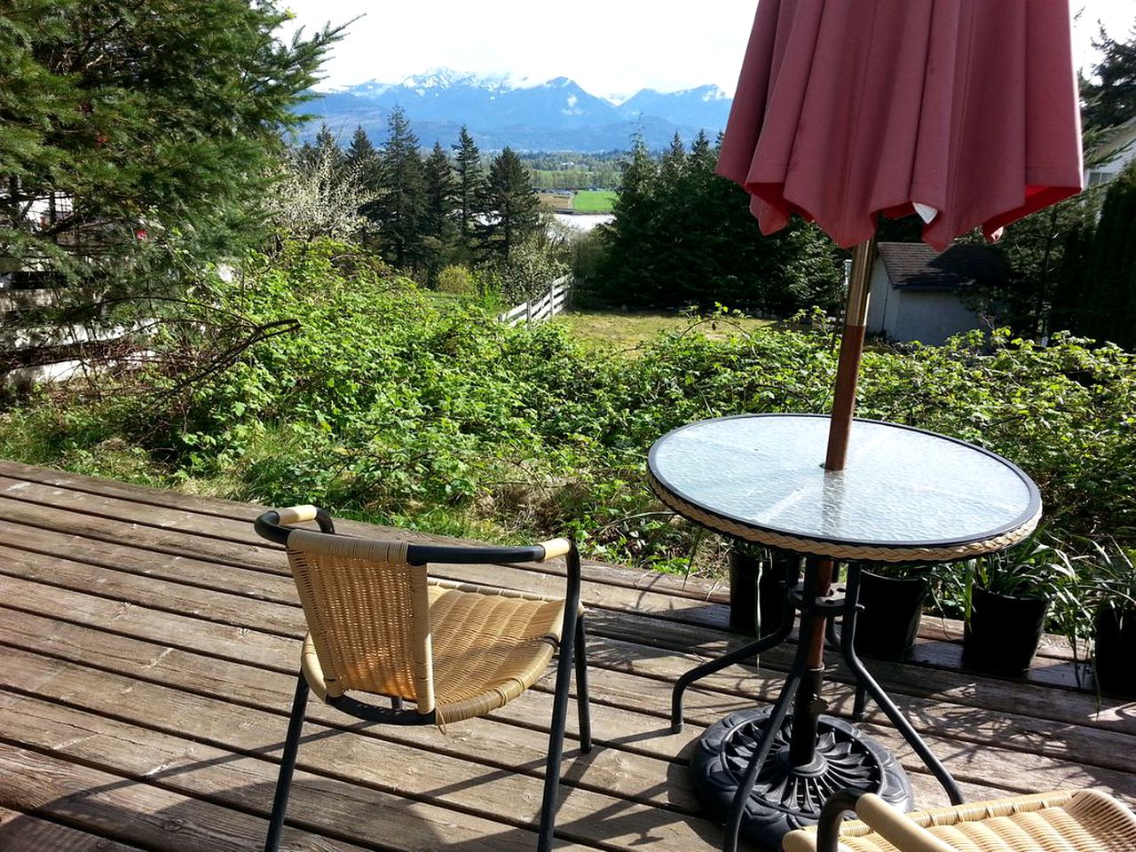 Cozy and Unique Vacation Rental with Wi-Fi in Agassiz, British Columbia