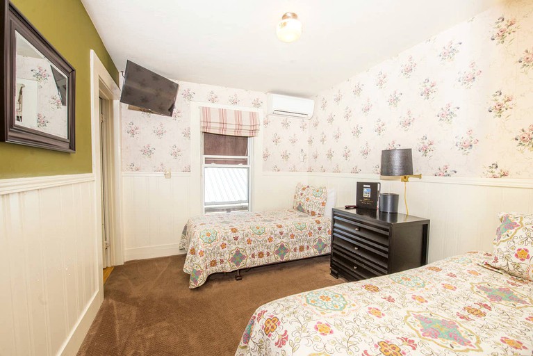 Pine Mountain Lake rental's bedroom