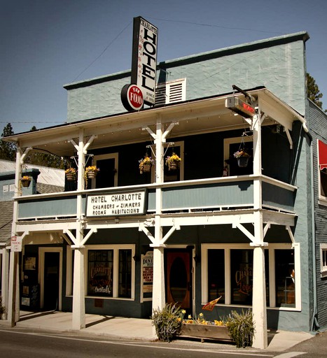 Unique hotel in California near Pine Mountain Lake.