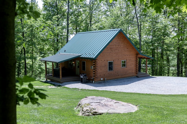 Rustic Cabin with Lofted Interior and Fire Pit in Ohio