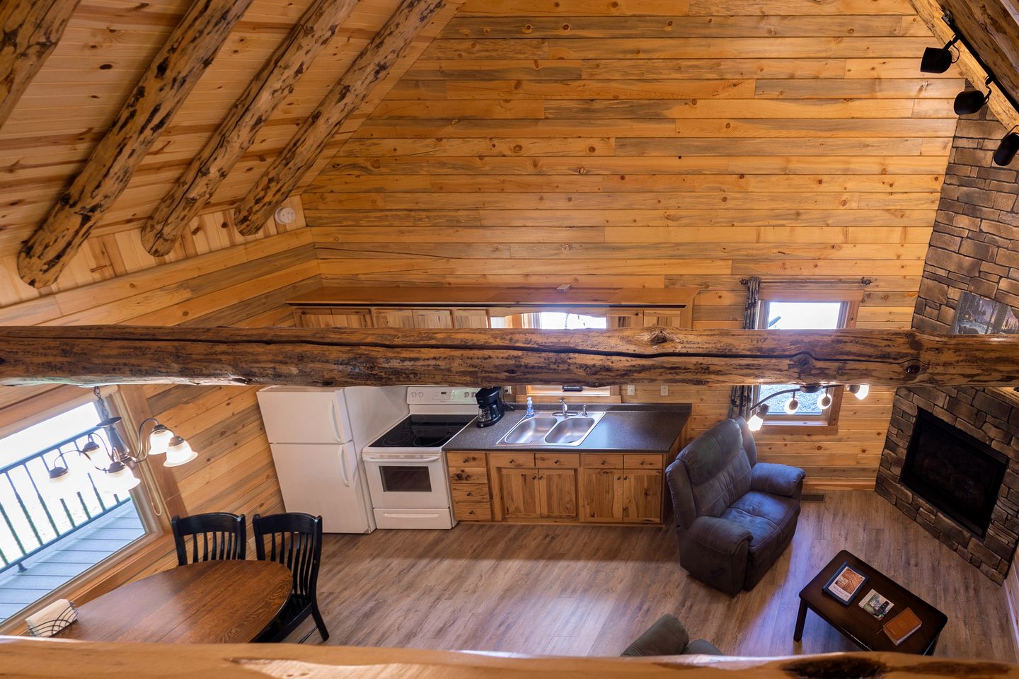 Rustic Cabin with Lofted Interior and Fire Pit in Ohio