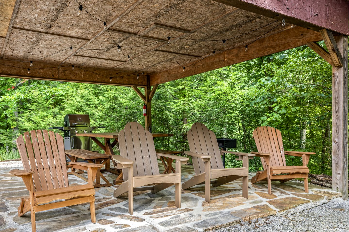 Secluded Luxury Cabin with Hot Tub, Arcade, and Fireplace near Great Smoky Mountains, Tennessee