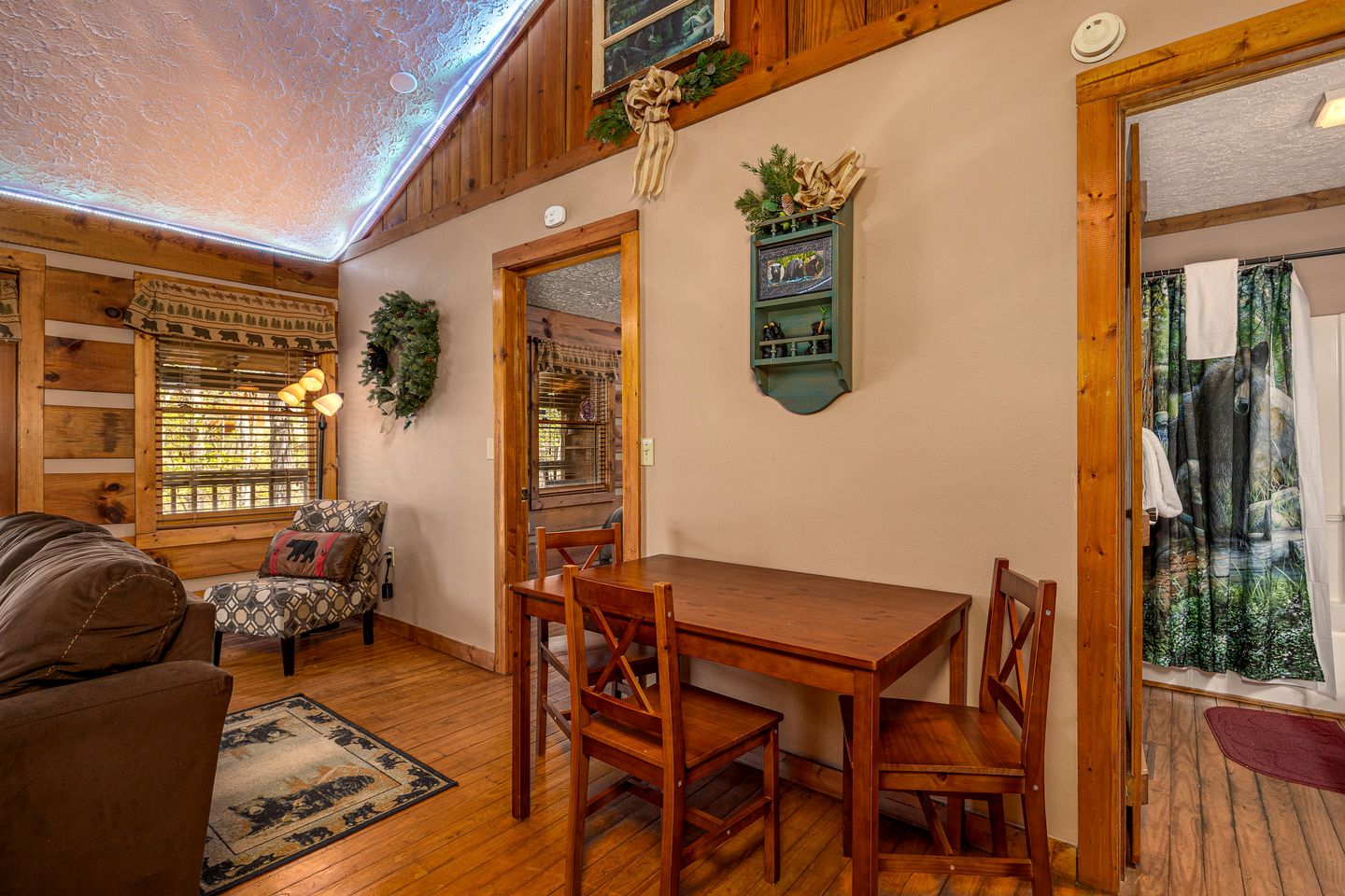 Cozy Cabin with Barbecue Perfect for a Romantic Getaway in Pigeon Forge, Tennessee