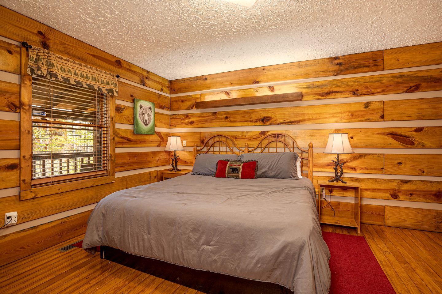 Cozy Cabin with Barbecue Perfect for a Romantic Getaway in Pigeon Forge, Tennessee