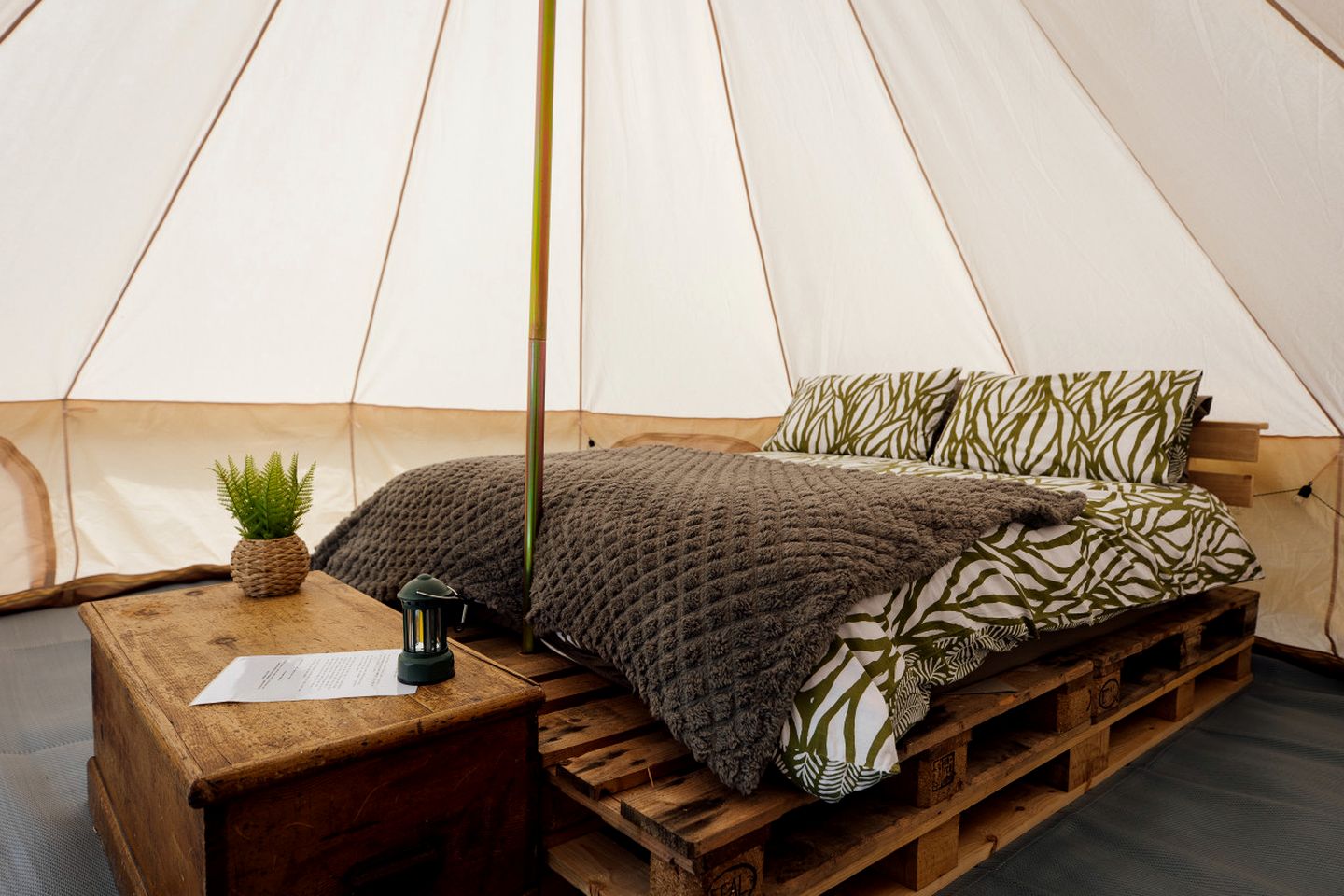 Cozy Bell Tent with Barbecue and Fire Pit in Haverfordwest, Wales