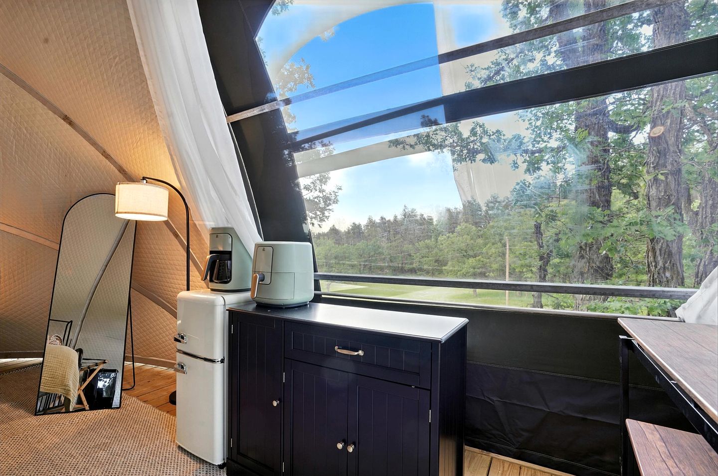 Secluded Glamping Retreat with Forest Views Near Mount Rushmore in the Black Hills, South Dakota