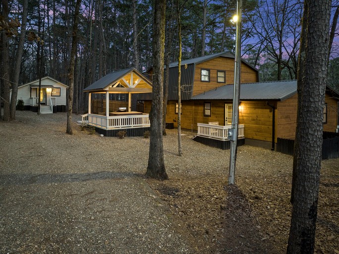 Cabins (United States of America, Broken Bow, Oklahoma)