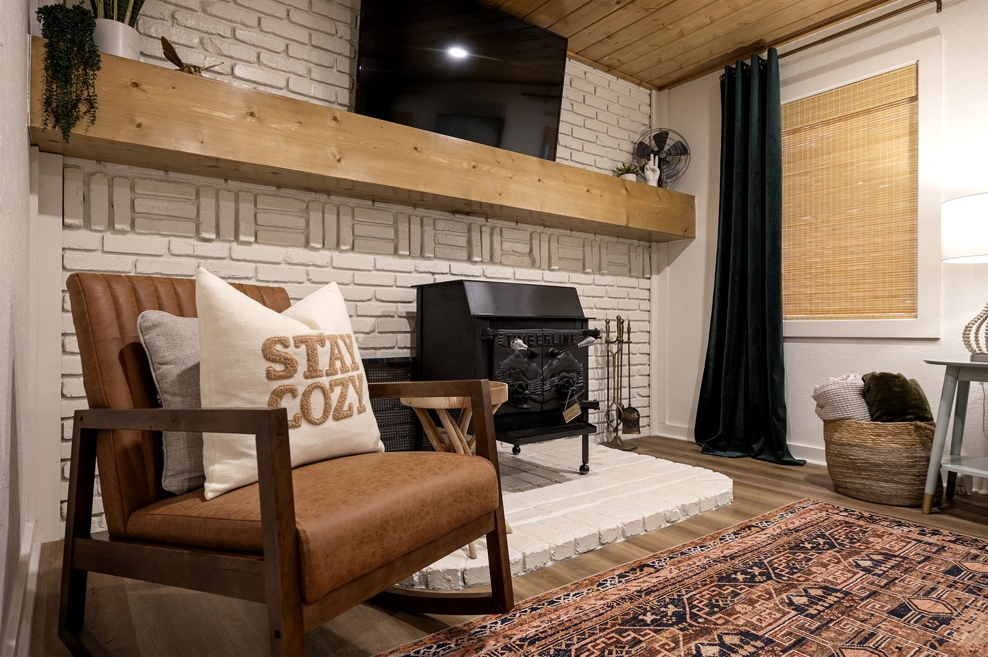 Cozy Cabin with Additional Studio Mini-Cabin in Broken Bow, Oklahoma