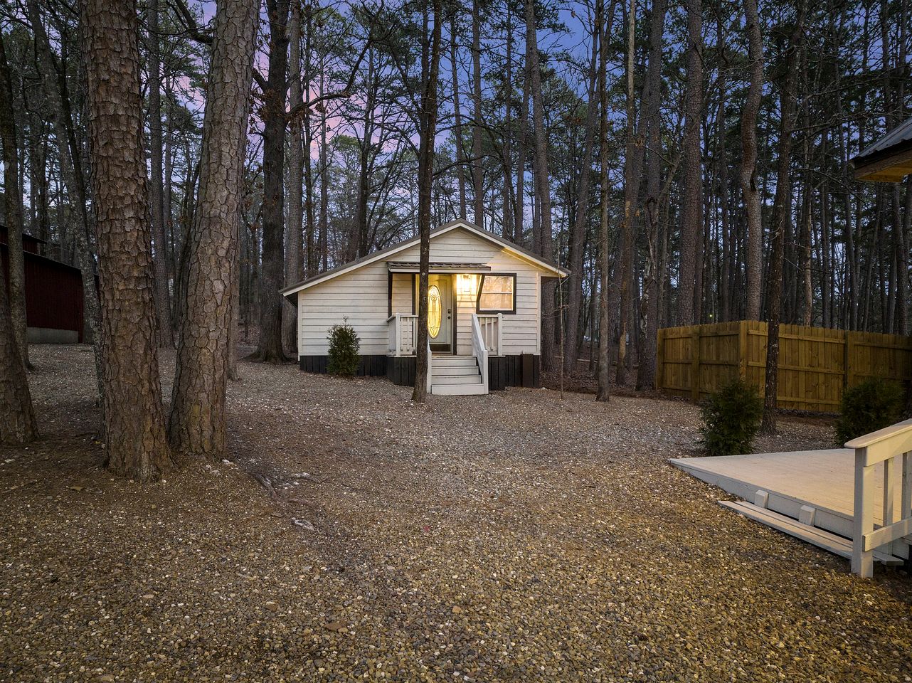 Cozy Cabin with Additional Studio Mini-Cabin in Broken Bow, Oklahoma