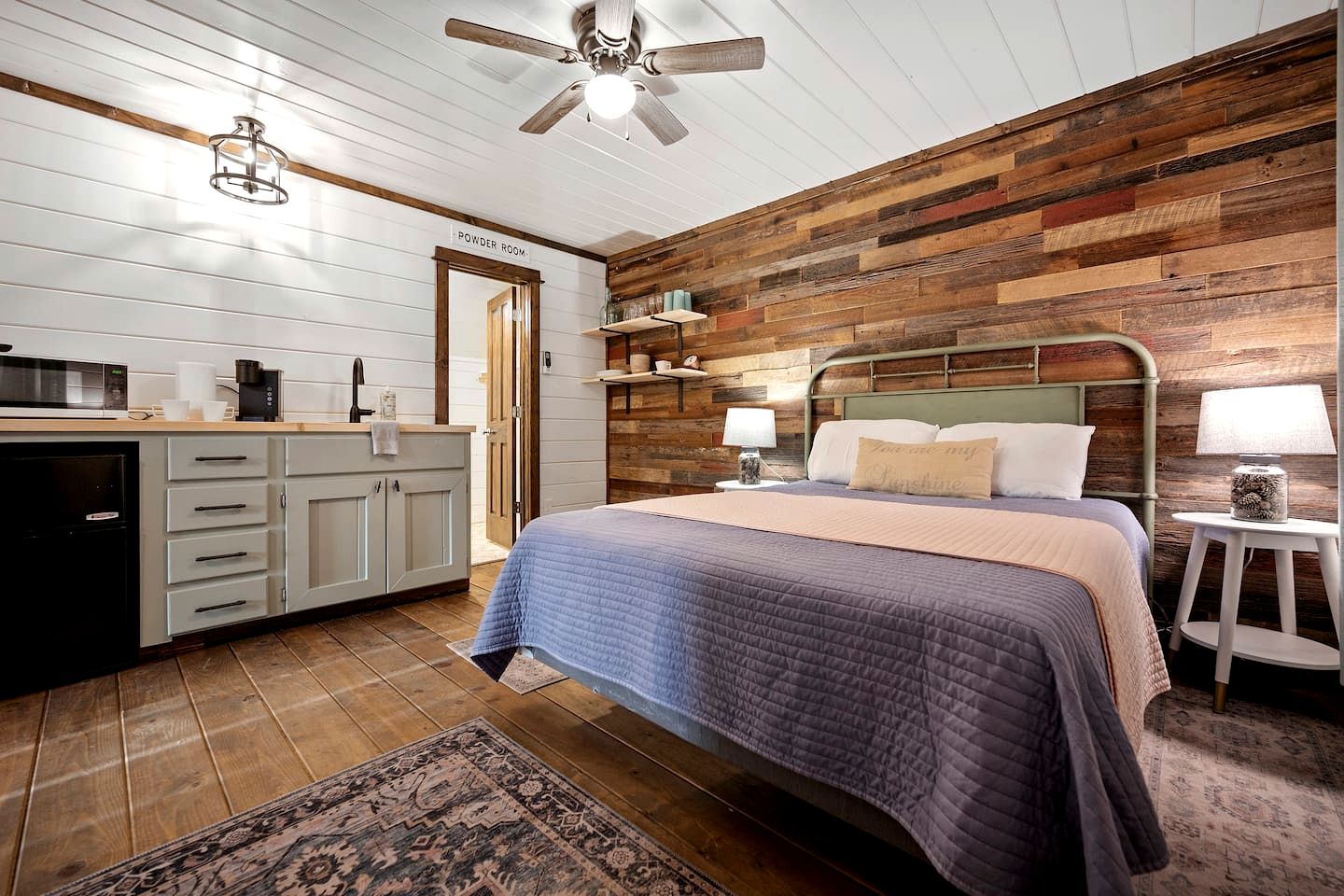Cozy Cabin with Additional Studio Mini-Cabin in Broken Bow, Oklahoma
