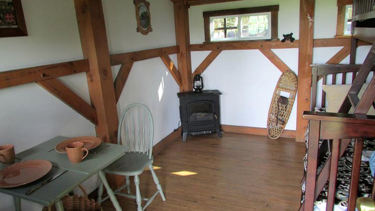 Cozy Family-Friendly Cabin Rental at Bed and Breakfast in Jeffersonville, New York