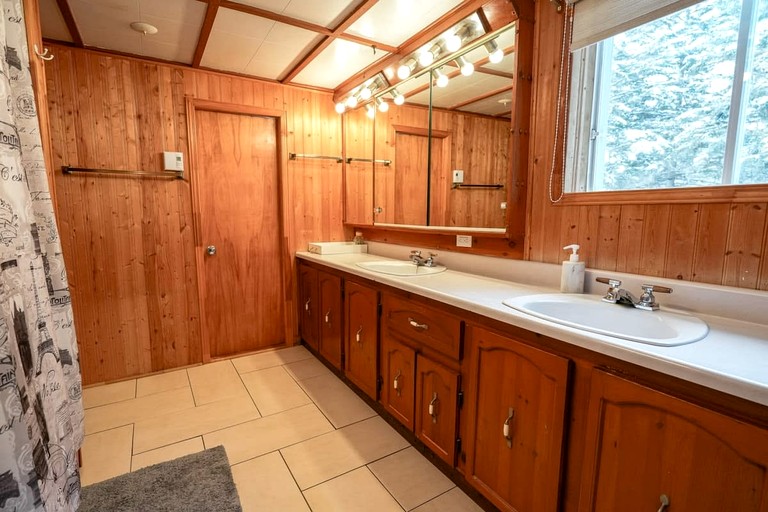 Cabins (Canada, Saint Come, Quebec)