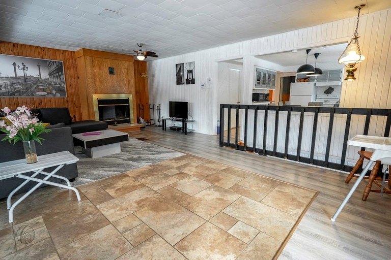 Cabins (Canada, Saint Come, Quebec)