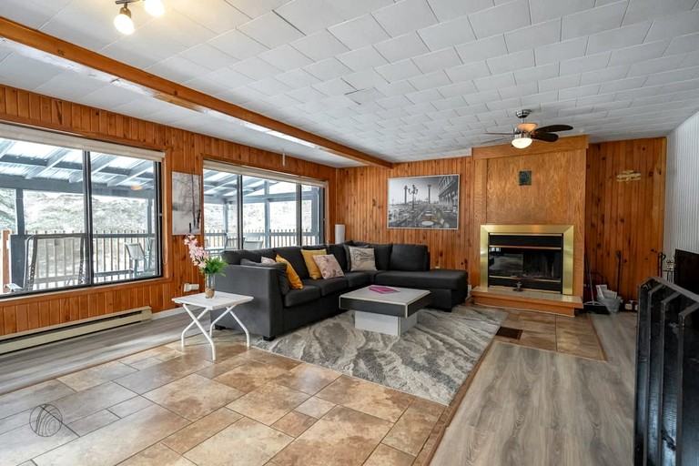 Cabins (Canada, Saint Come, Quebec)