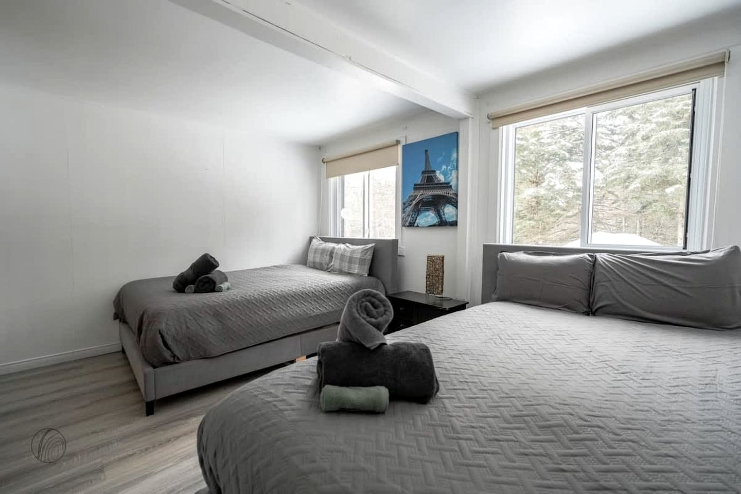 Cozy Cabin with Beautiful Spa Area and Game Room in Saint Come, Quebec