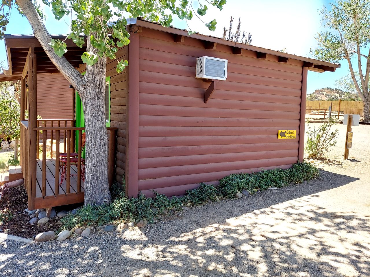 Cozy Cabin in Escalante, Utah - Amazing Glamping Spot for Exploring Canyons and National Parks