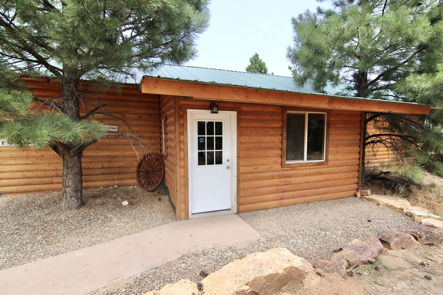 Cozy Cabin with Fire Pit in Monticello, Utah