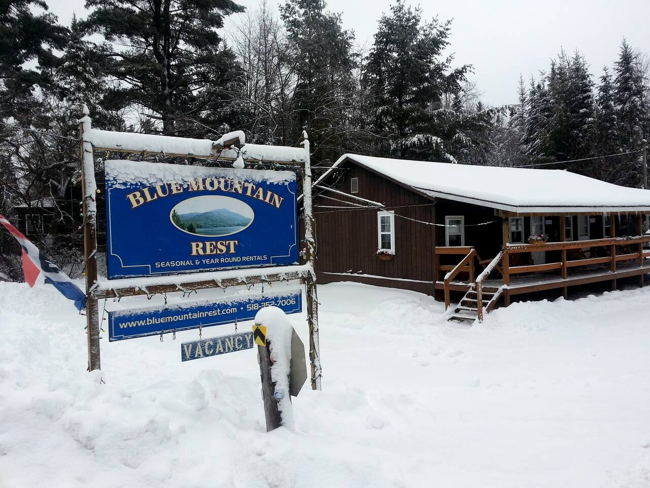 Cozy Cabin Getaway in the Adirondack Mountains in Blue Mountain Lake, New York