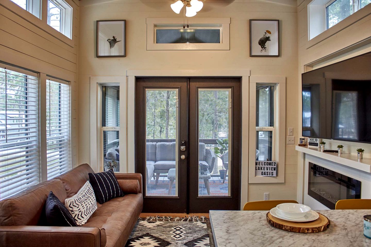 Cozy Cabin Getaway with Lake Views and Grilling Area in Tennessee
