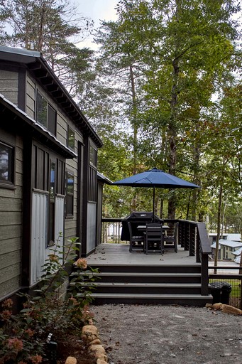 Cabins (United States of America, Tracy City, Tennessee)