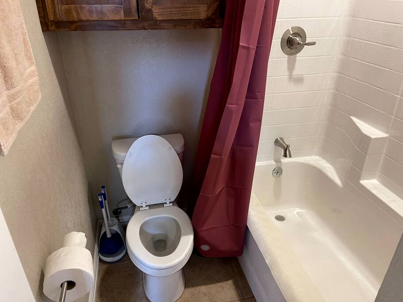 Cozy Cabin for Glamping Stay on Lake Godstone, Texas