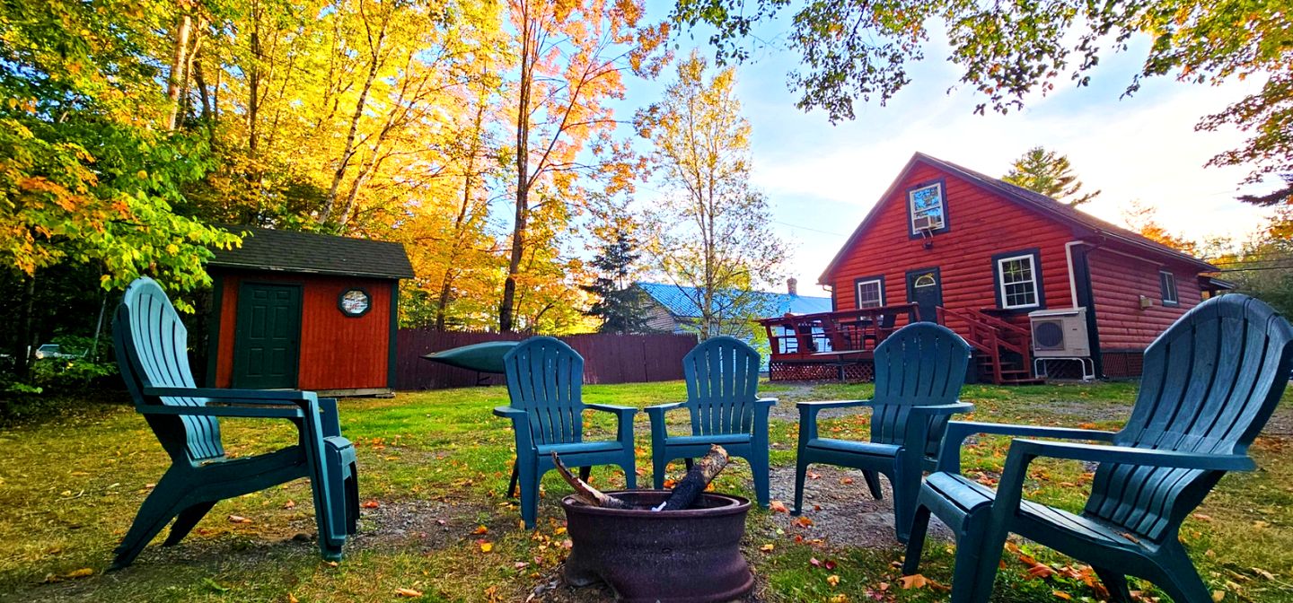 Vibrant Cozy Cabin Haven Near Moosehead Lake, Maine