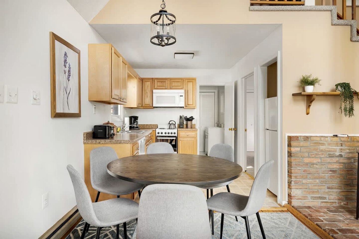 Spacious Chalet Cabin with Hot Tub, Fire Pit and Grill in Rock Gap, WV