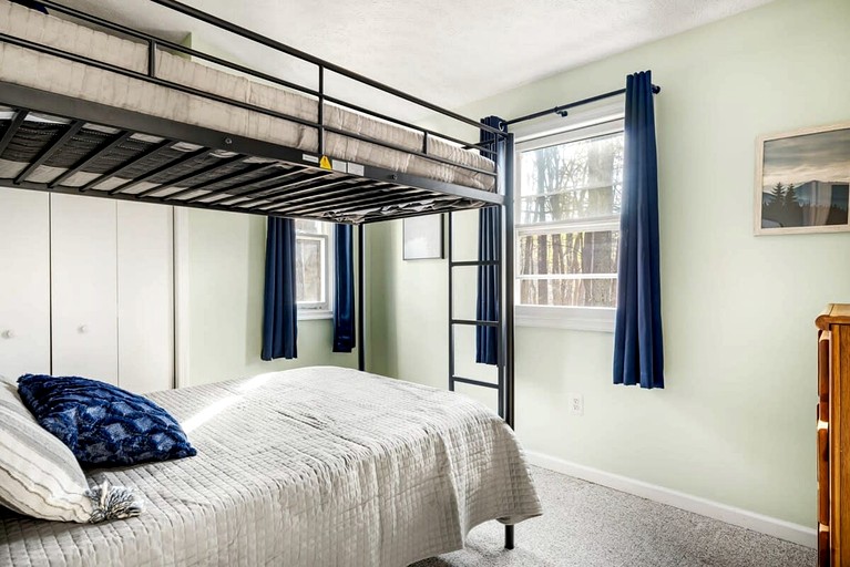 Cabins (United States of America, Rock Gap, West Virginia)