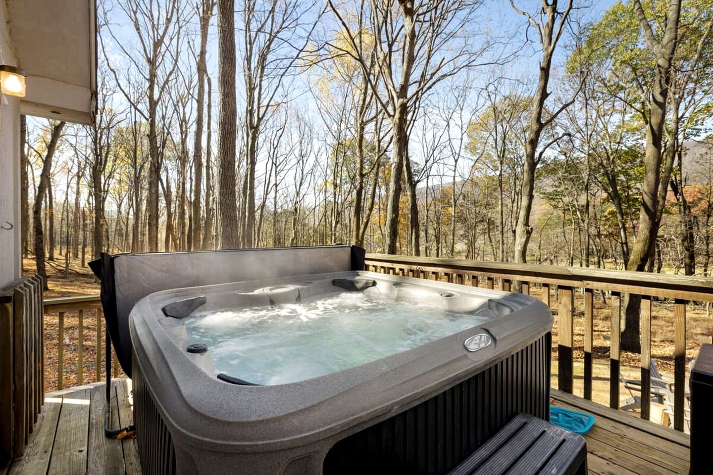 Spacious Chalet Cabin with Hot Tub, Fire Pit and Grill in Rock Gap, WV