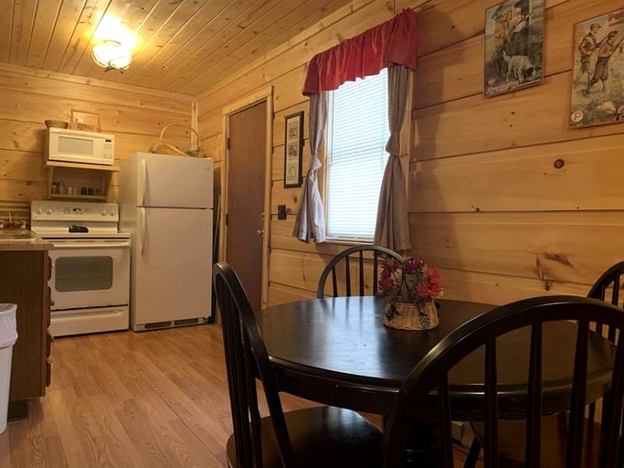 Cabins (United States of America, Monterville, West Virginia)