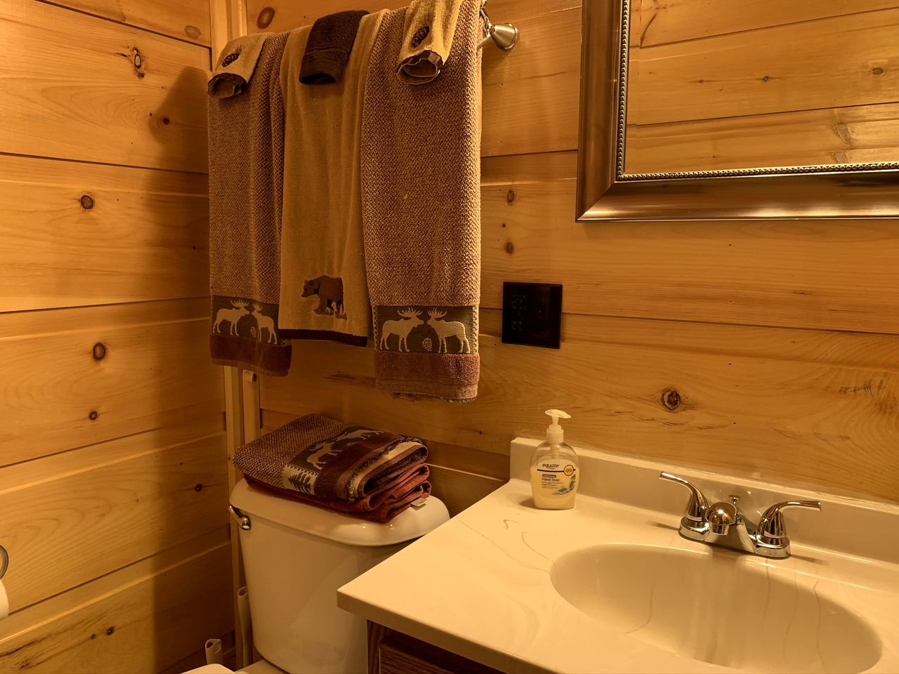 Cozy Cabin Ideal to Create New Family Memories in West Virginia