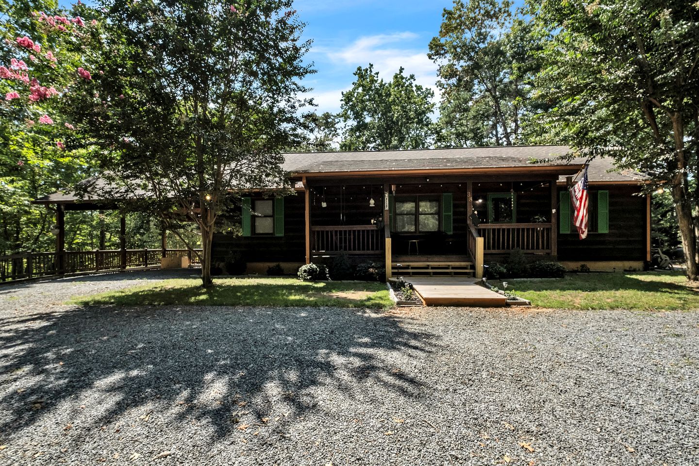 Cozy Cabin with Porch and Game Room in Ellijay, Georgia