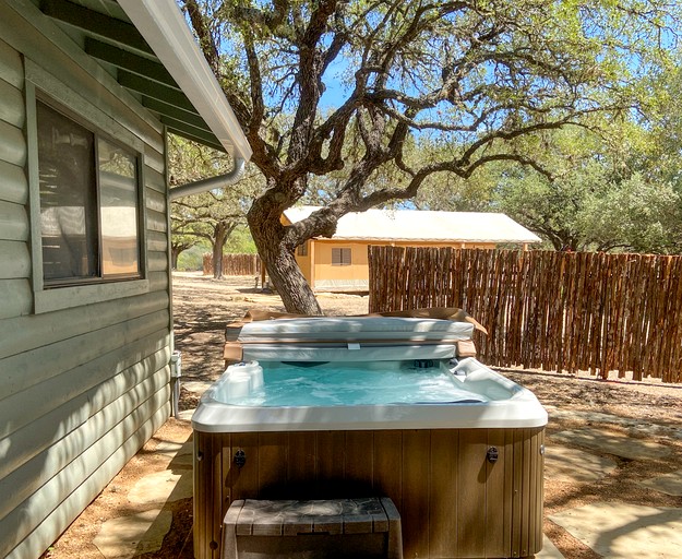 Cabins (United States of America, Ingram, Texas)